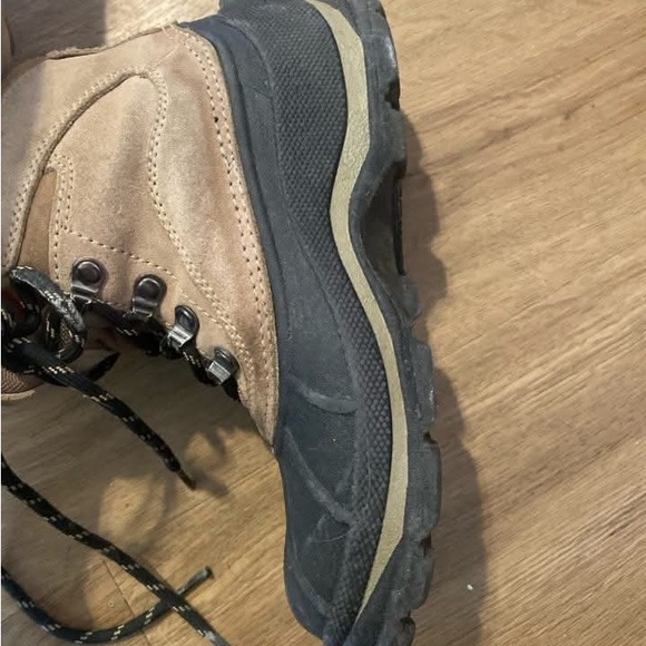 Sorel Black and Tan Snow Boots - Picture 3 of 4